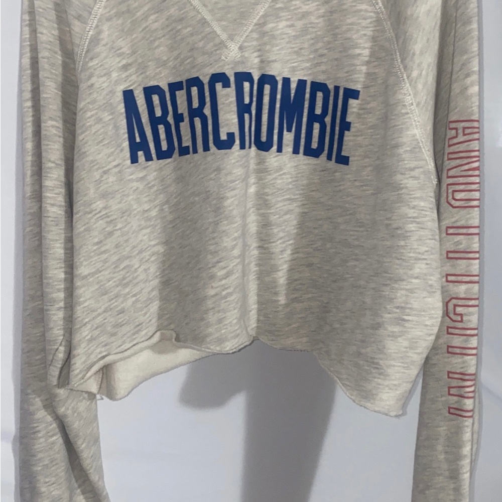 Abercrombie & Fitch Cream Crewneck Sweatshirt with Navy Tag
